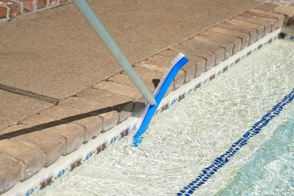 Standard 18" Pool Brush M-90136